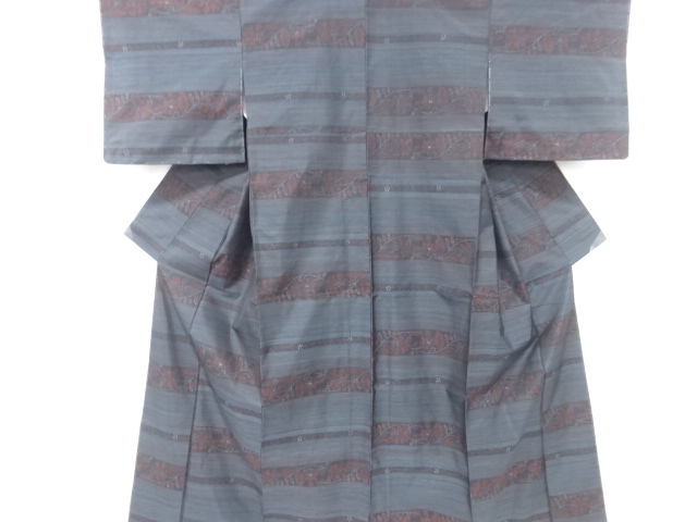 横段に唐花模様織出し本場泥大島紬着物